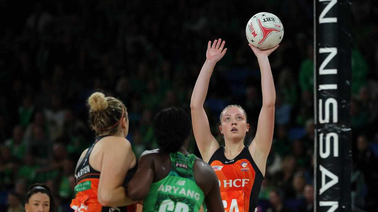 Super Netball action, Giants against West Coast Fever.