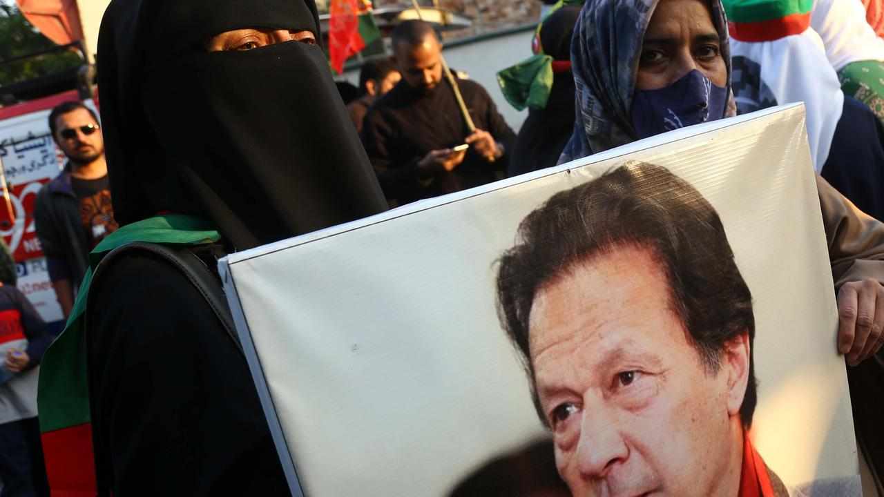 Pakistans Khan Backed Independents Lead In Final Count