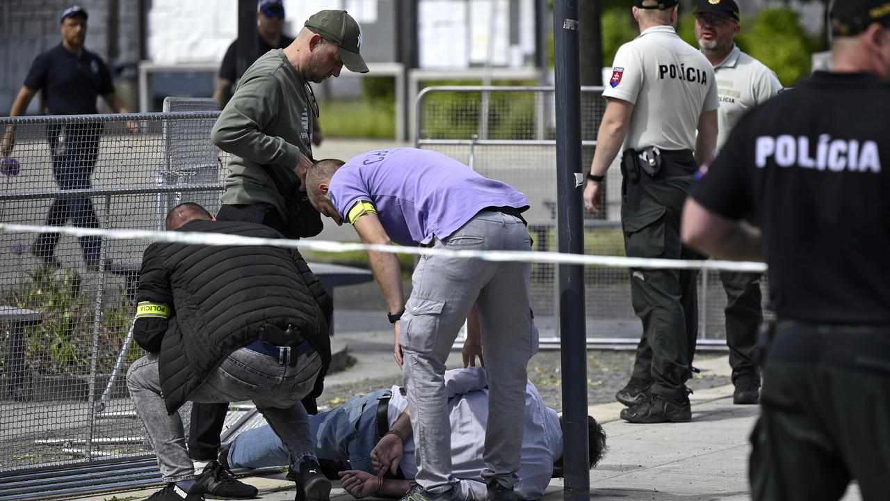 Police arrest man at scene of Robert Fico's shooting in Handlova