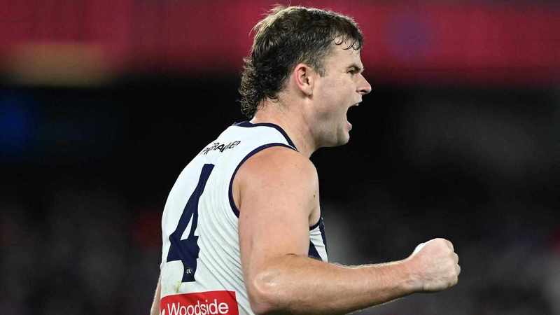 Ruck star Sean Darcy signs Dockers deal to 2030