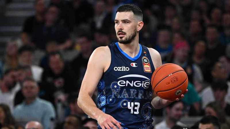 Melbourne United withstand challenge from plucky 36ers