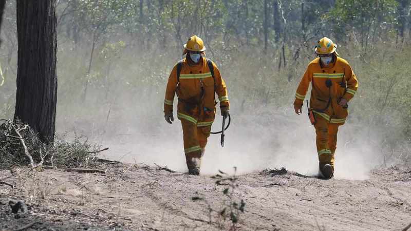'Too late to leave': locals to shelter as blaze flares