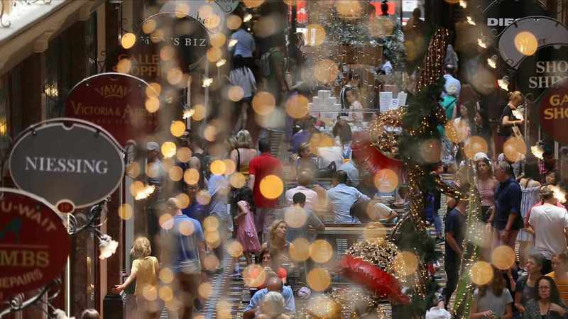 Billion-dollar Christmas splurge a gift for retailers