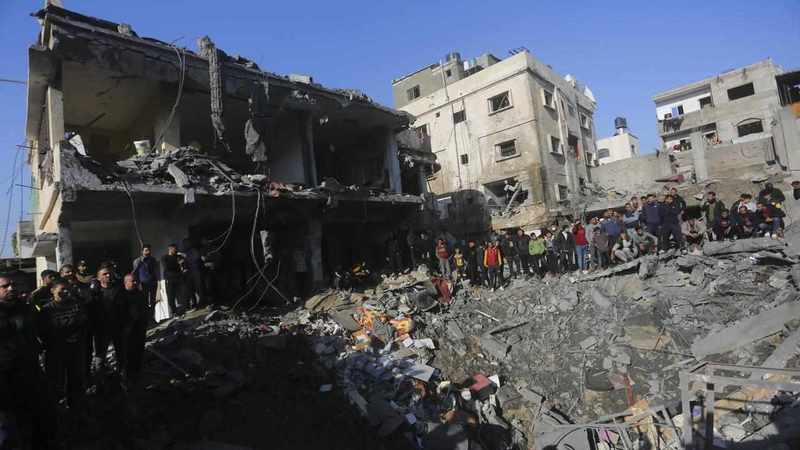 Israel pounds Gaza, Houthis vow more Red Sea attacks