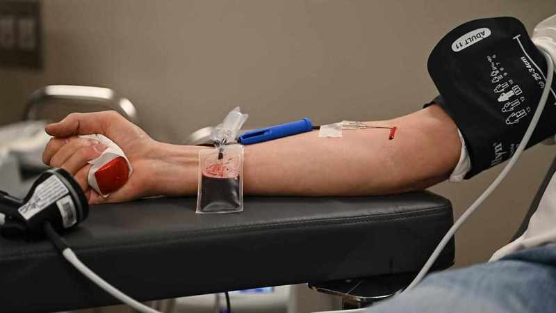 'The perfect gift': thousands wanted in Xmas blood push