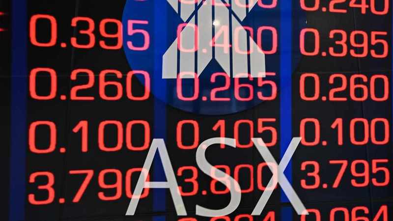 Australian shares fall to finish week down 1.6 per cent