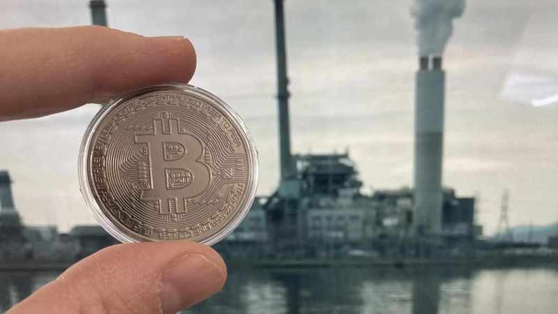 Bitcoin trading 'mentor' mines for gullible investors