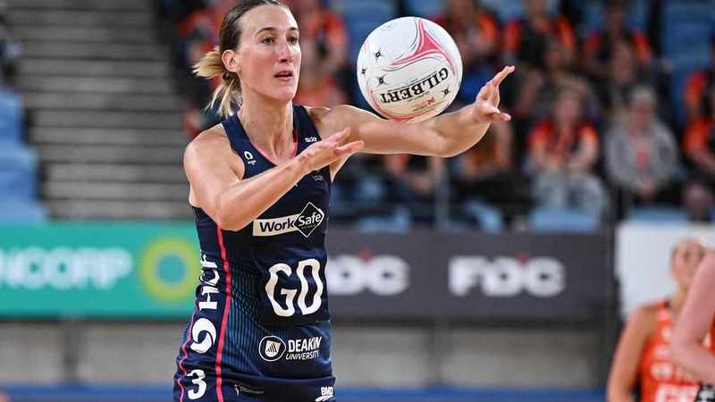 Mannix stars in Vixens rout of Giants