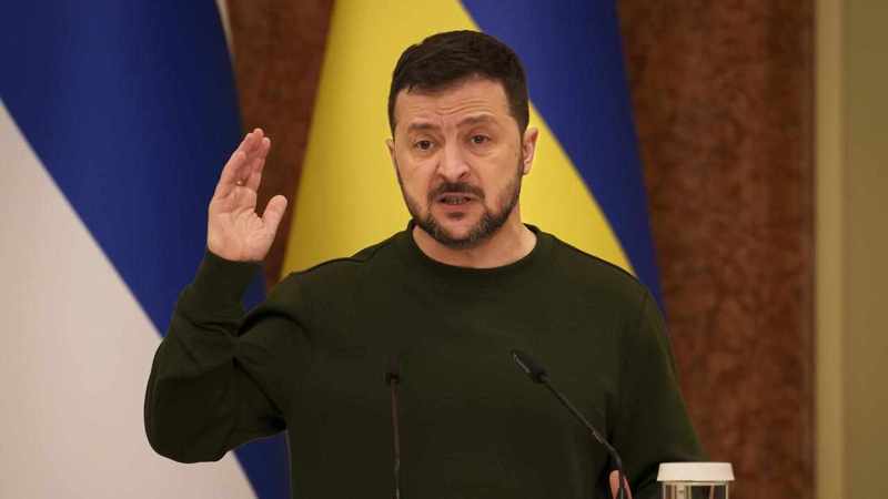 Kyiv rushes troops to new front, Zelenskiy cancels trip