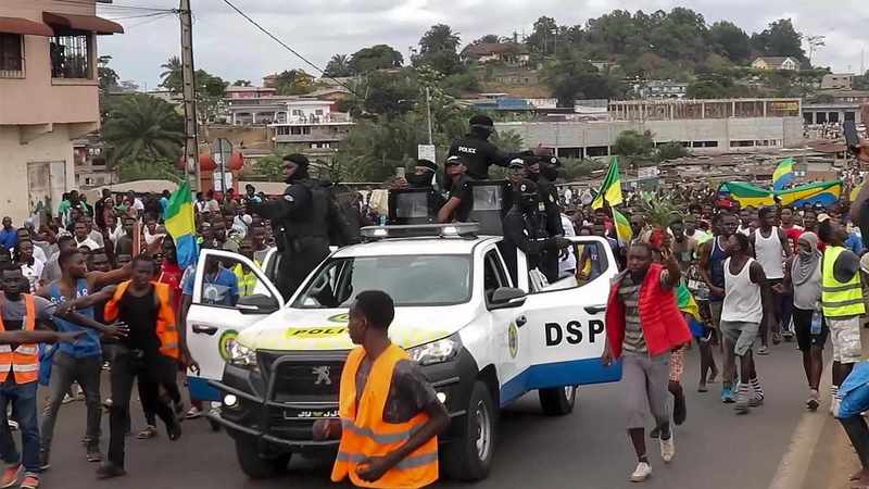 Gabon opposition calls on junta to hand civilians power