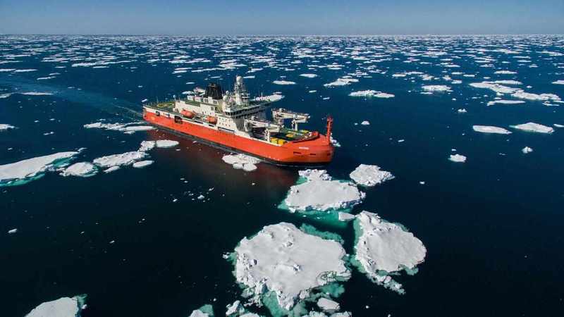 Icebreaker heads to Antarctic station on rescue mission