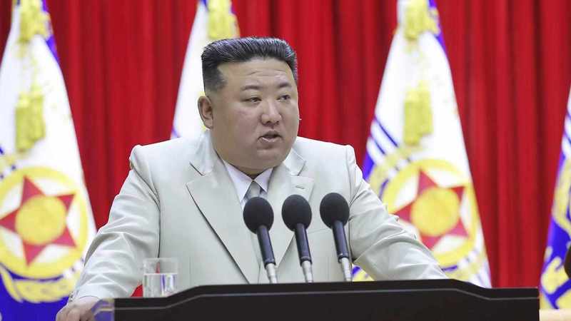 North Korea launches tactical nuclear attack submarine